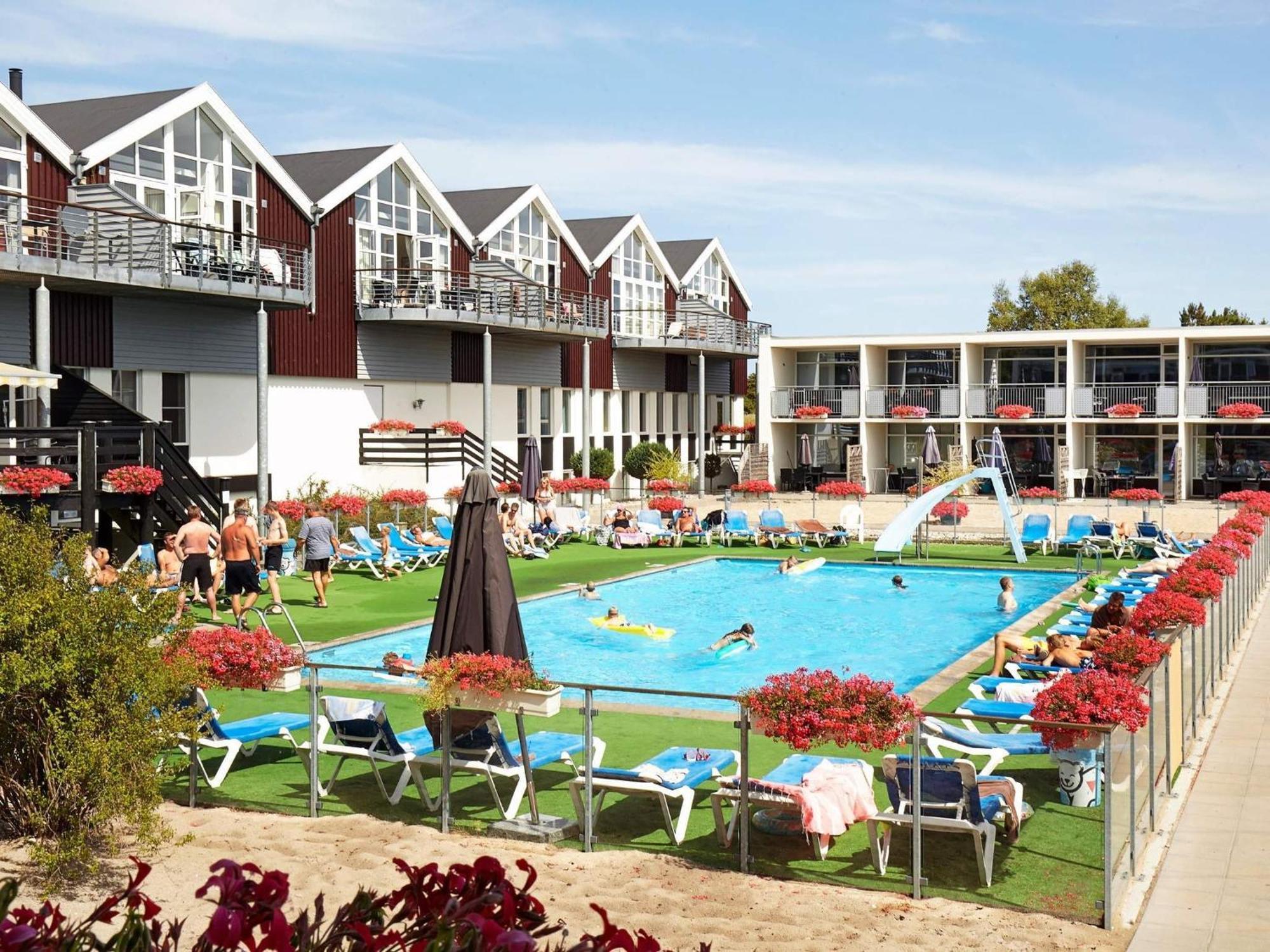 4 Person Holiday Home On A Holiday Park In Glesborg Esterno foto