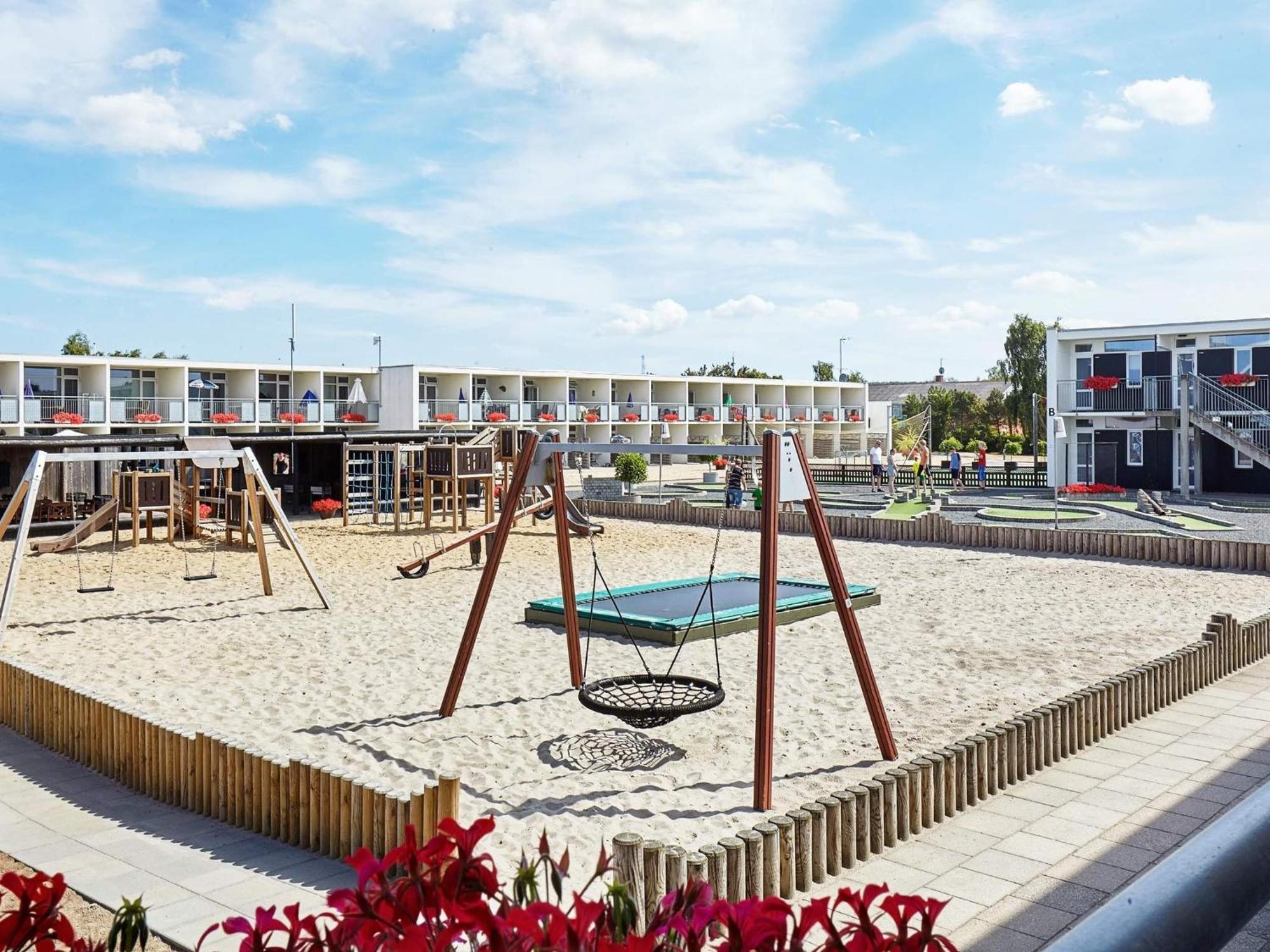 4 Person Holiday Home On A Holiday Park In Glesborg Esterno foto